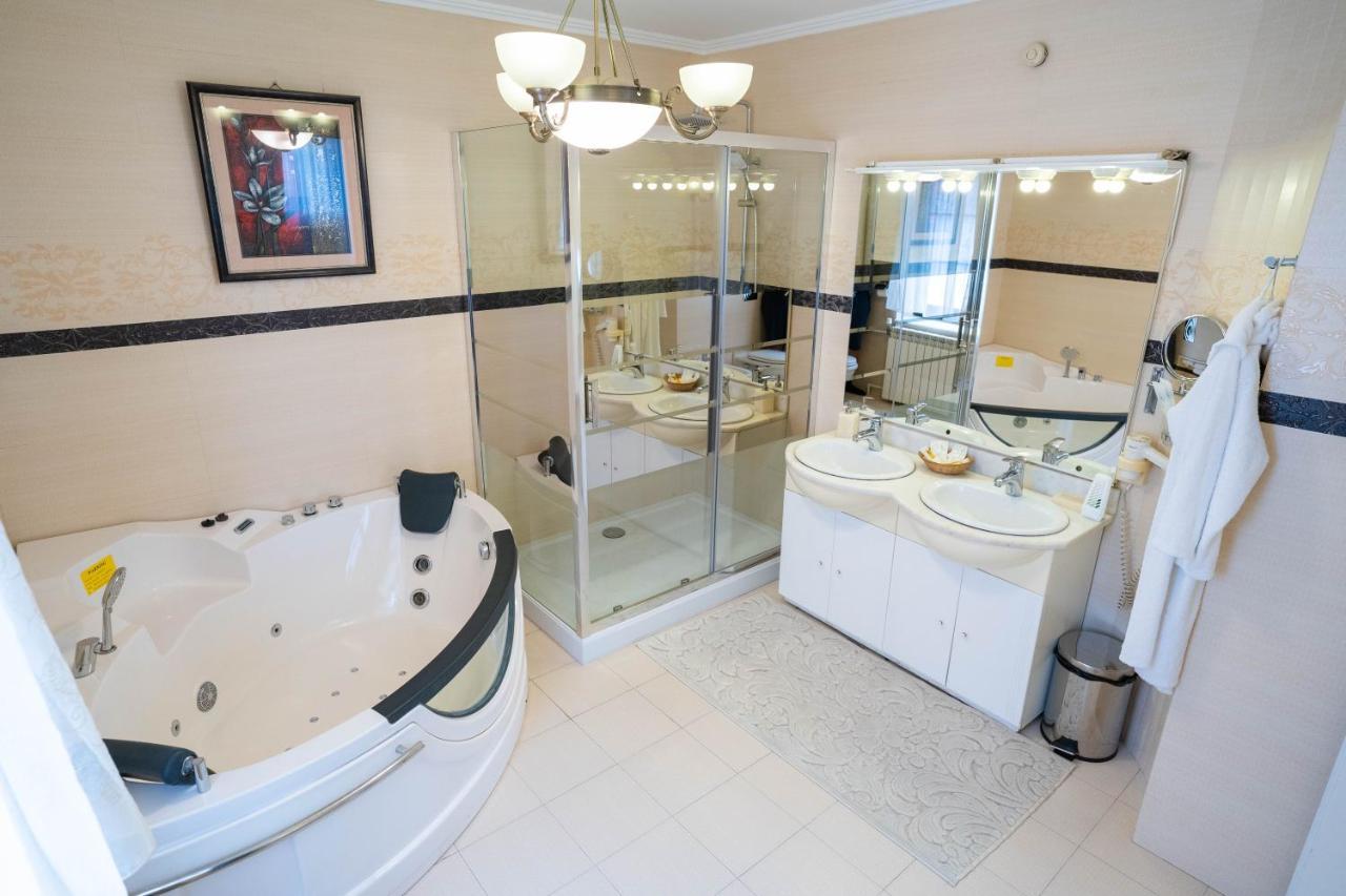 Villa Alice Suceava Eksteriør bilde